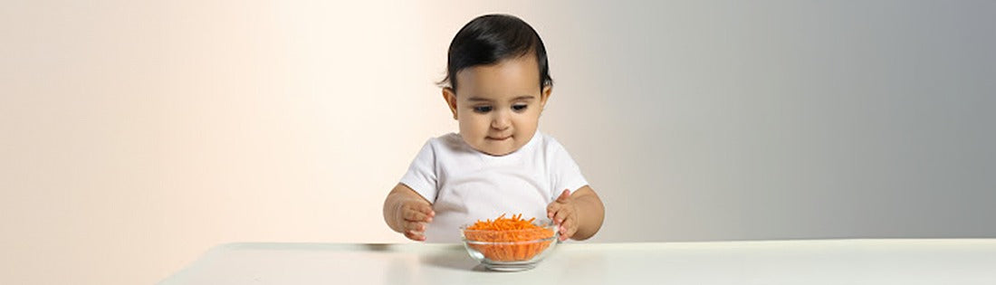 4 Signs that Your Baby is Ready for Solids